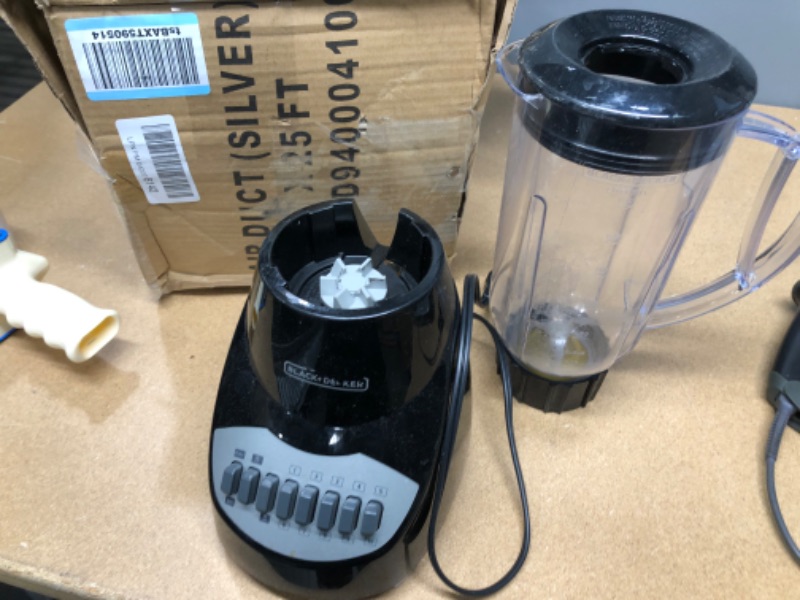 Photo 2 of Black&Decker 10 Speed Blender with Plastic Jar, Black