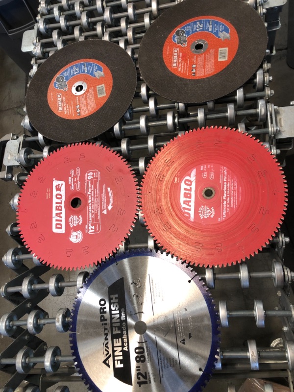 Photo 1 of 12 IN SAW BLADE BUNDLE 4 DIABLO AND 1 AVANTI PRO
SOLD AS IS NO RETURN 