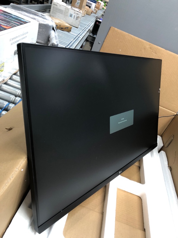 Photo 3 of USED: LG 32QN600-B 32-Inch QHD (2560 x 1440) IPS  Monitor with HDR 10, AMD FreeSync with Dual HDMI Inputs, Black ?28.1 x 8.2 x 20.2 inches

