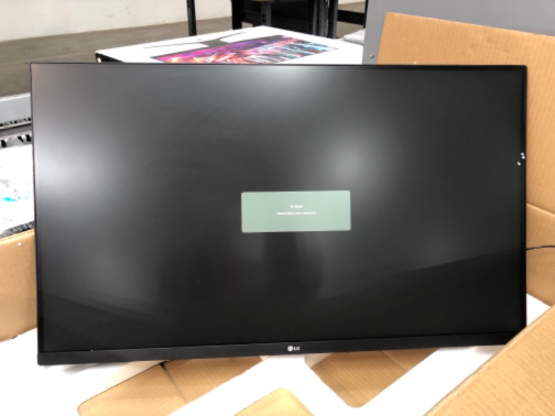 Photo 2 of USED: LG 32QN600-B 32-Inch QHD (2560 x 1440) IPS  Monitor with HDR 10, AMD FreeSync with Dual HDMI Inputs, Black ?28.1 x 8.2 x 20.2 inches

