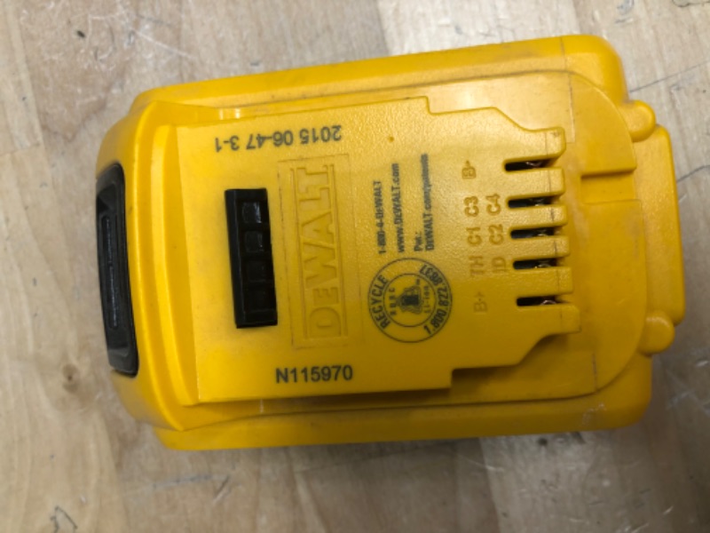 Photo 2 of (DCB203)
DEWALT 20-Volt MAX Compact Lithium-Ion 2.0Ah Battery 