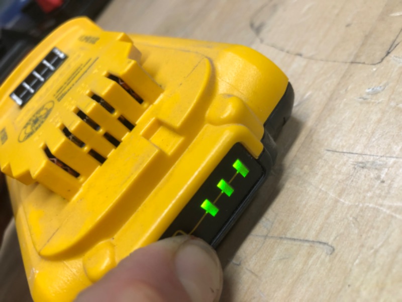 Photo 3 of (DCB203)
DEWALT 20-Volt MAX Compact Lithium-Ion 2.0Ah Battery 