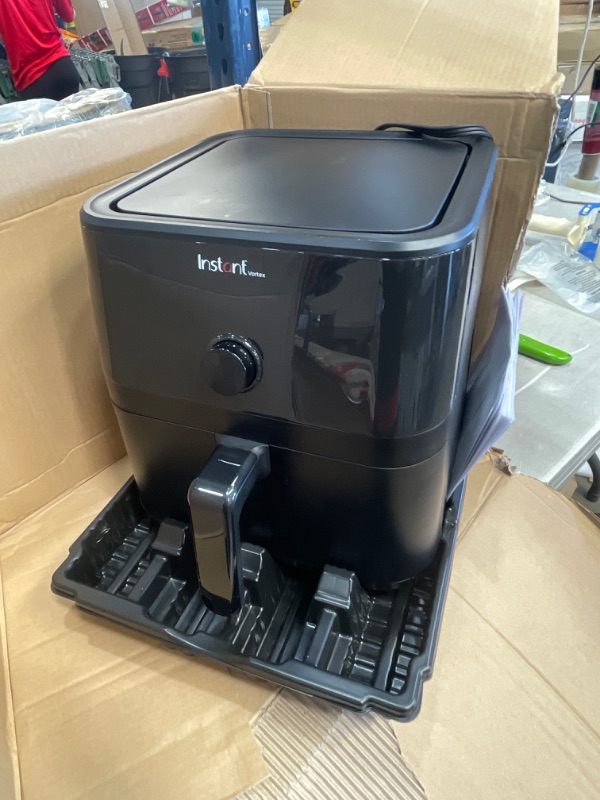 Photo 2 of Instant Vortex 5.7 Quart Vortex Air Fryer, One Size , Black
