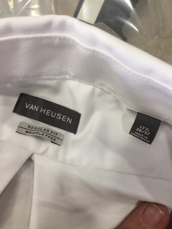 Photo 3 of Van Heusen Dress Shirt Regular Fit Oxford Solid Size: 17.5" Neck 36"-37" Sleeve
