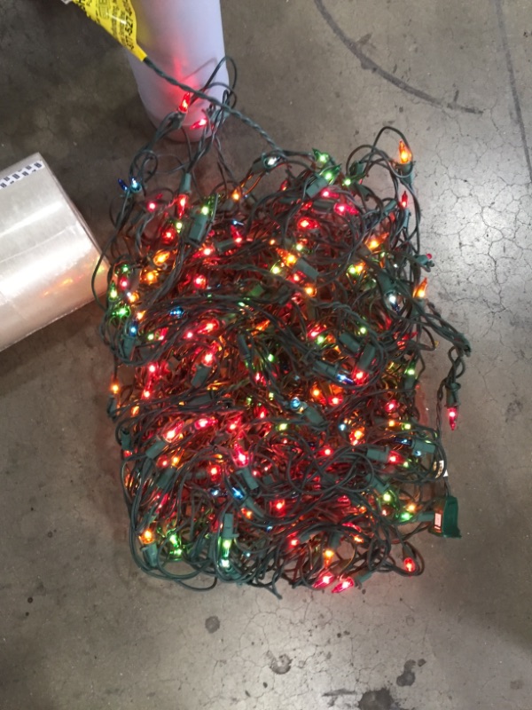 Photo 1 of 3 items 
Home Accents Holiday 300L NET LIGHTS MULTI BULB NET SIZE 4' X 6' ($18 x 3)
