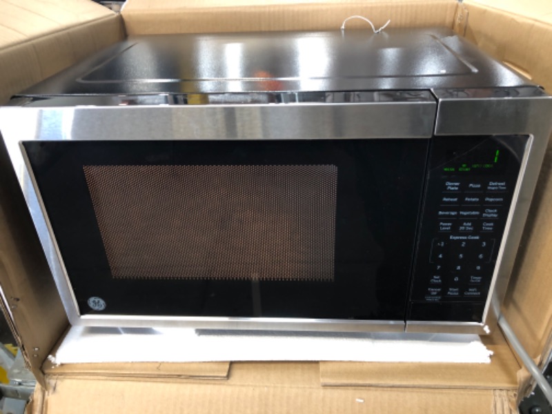 Photo 2 of TESTED WORKS**
GE
0.9 cu. ft. Smart Countertop Microwave in Stainless Steel