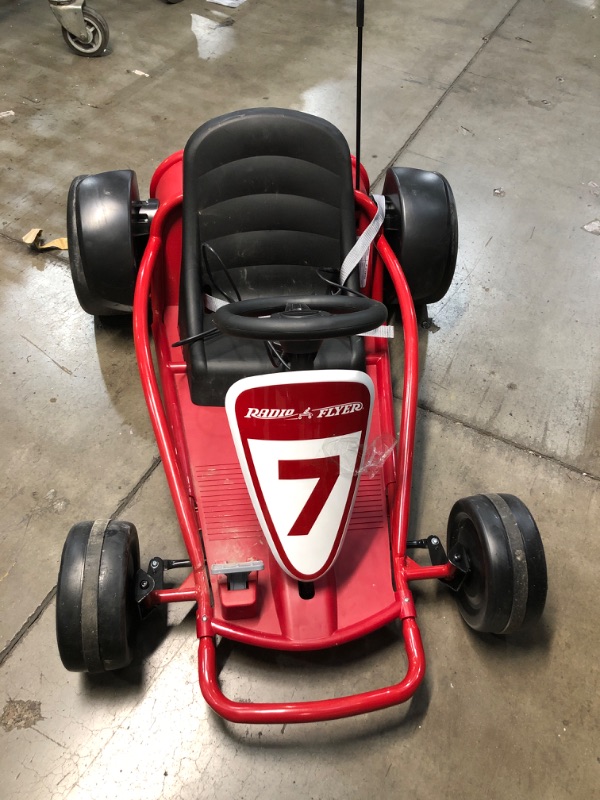 Photo 3 of CHARGES TURNS ON BUT WILL NOT STAY ON* NEEDS FIXED*
Radio Flyer Ultimate Go-Kart, 24 Volt Outdoor Ride On Toy | Ages 3-8 | 940Z Model , Red
