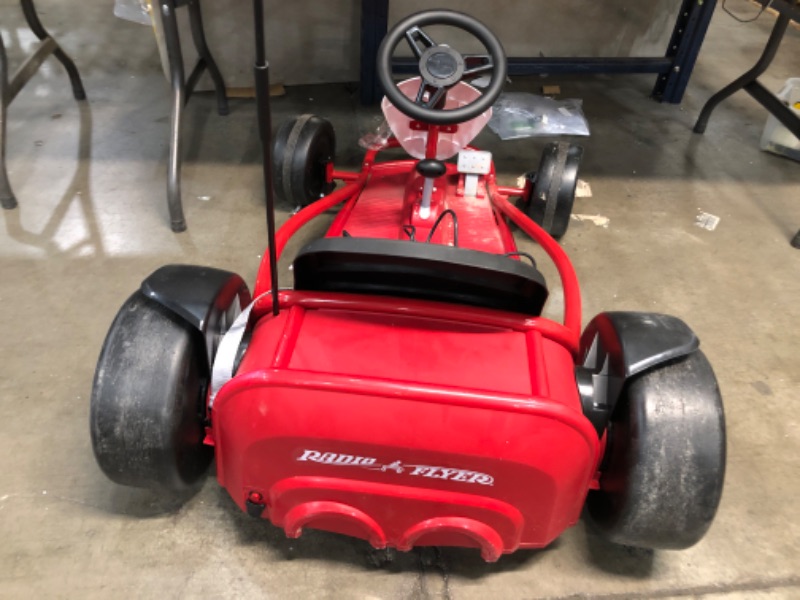 Photo 2 of CHARGES TURNS ON BUT WILL NOT STAY ON* NEEDS FIXED*
Radio Flyer Ultimate Go-Kart, 24 Volt Outdoor Ride On Toy | Ages 3-8 | 940Z Model , Red
