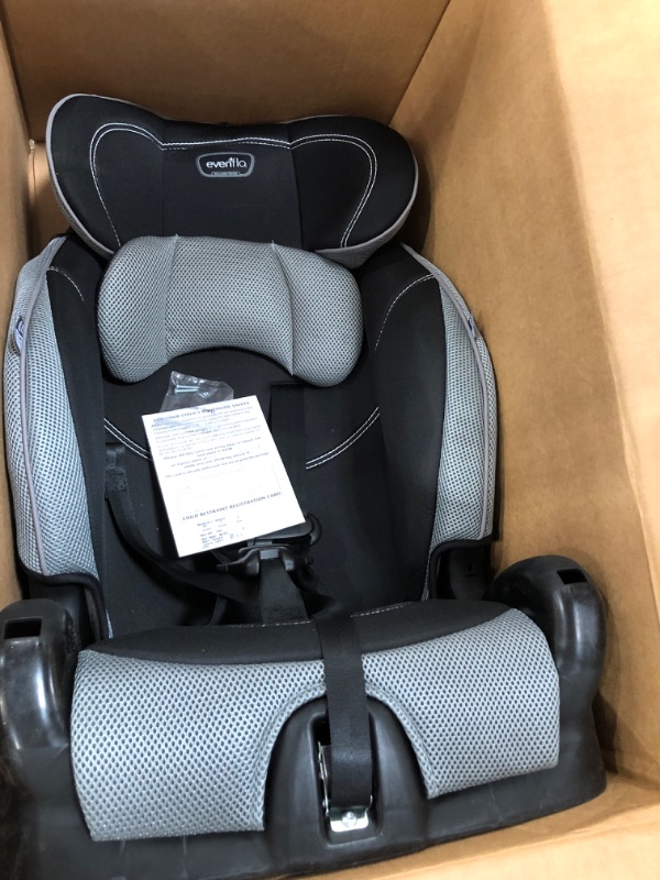 Photo 2 of evenflo chase car seat