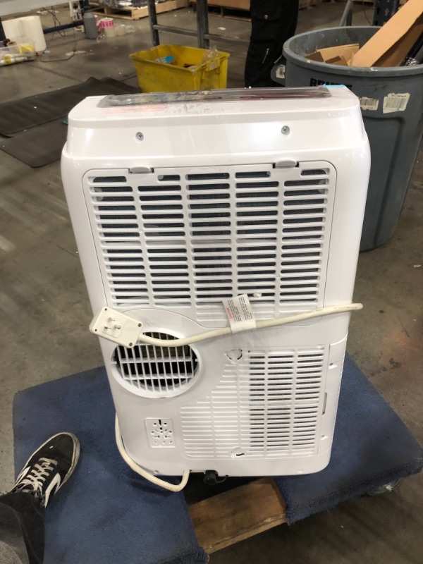 Photo 4 of BLACK+DECKER 8,000 BTU DOE (14,000 BTU ASHRAE) Portable Air Conditioner with Remote Control, White
model: BPACT14WT
serial number: 86576Z2106230253003