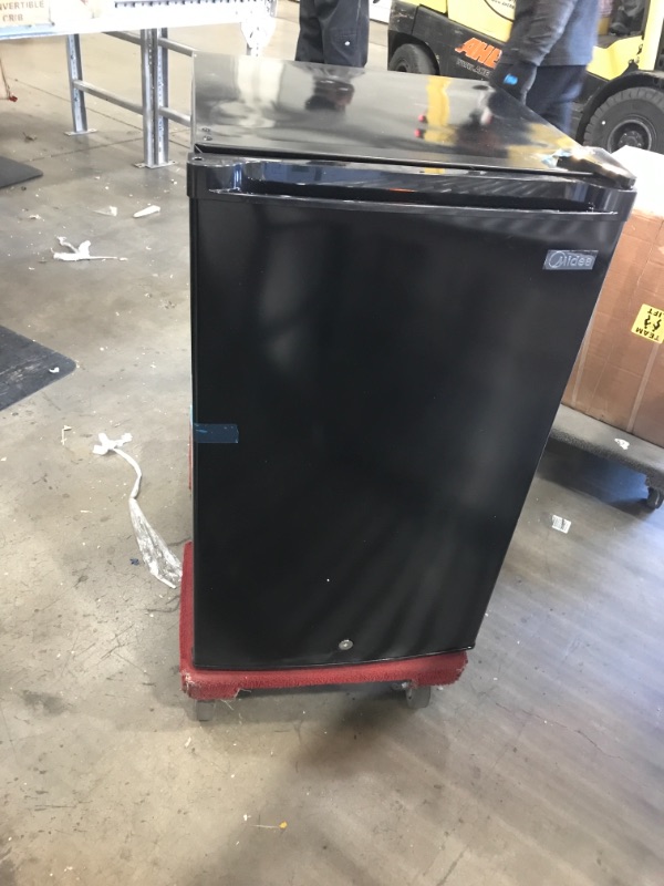 Photo 2 of Midea MRU03M2ABB Upright Freezer Large Black, 3.0 Cubic Feet
