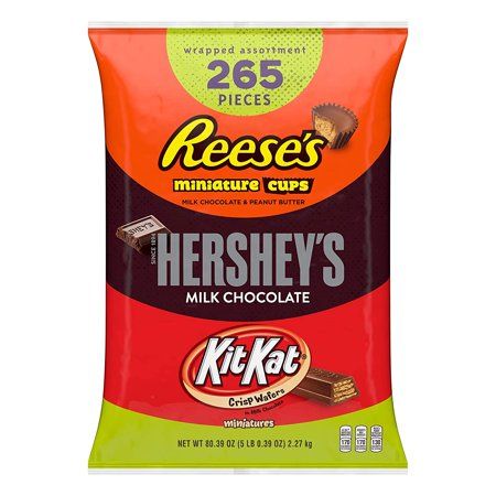 Photo 1 of Hershey's, Kit Kat, & Reese's Christmas Candy Bulk Chocolate Variety Pack, 5 Pounds, Fun Size, 265 Pieces BEST BY 08/2022
