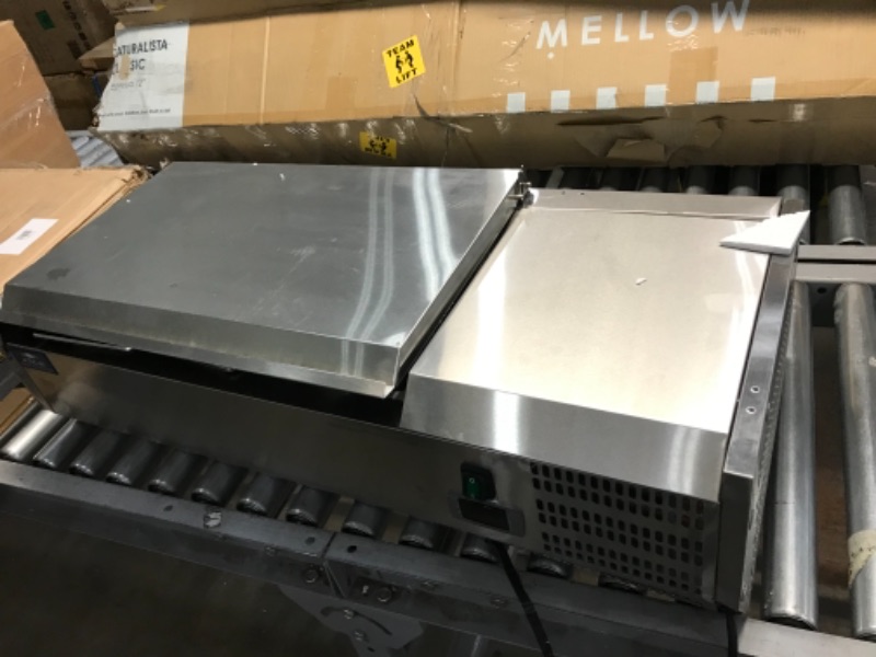 Photo 5 of ***PARTS ONLY*** USED, MINOR DAMAGE, Arctic Air ACP40 40" Countertop Refrigerated Sandwich/Salad Condiment Prep Table Station, 6 Pans, Stainless Steel, 115v
**MINOR DENT DAMAGE, USED, WORKING CONDITION**
