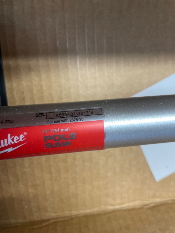 Photo 4 of Milwaukee
M18 FUEL QUIK-LOK 10 in. Pole Saw Attachment (Tool-Only)