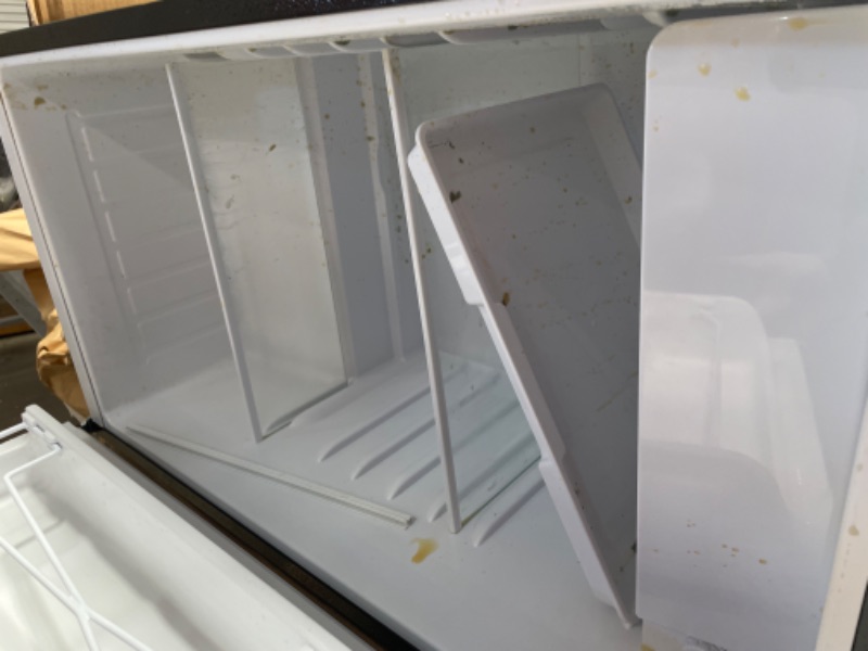 Photo 1 of RCA RFR321-B-Black-COM RFR321-BLACK Mini Refrigerator, 3.2 Cu Ft Fridge, Black, CU.FT
*SMELLS HORRIBLE*NEEDS TO BE CLEANED*HAS MOLD INSIDE*