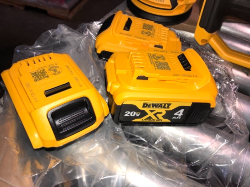 Photo 8 of DEWALT 20-Volt MAX Cordless Combo Kit (7-Tool) with ToughSystem Case, (1) 20-Volt 4.0Ah Battery & (2) 20-Volt 2.0Ah Batteries