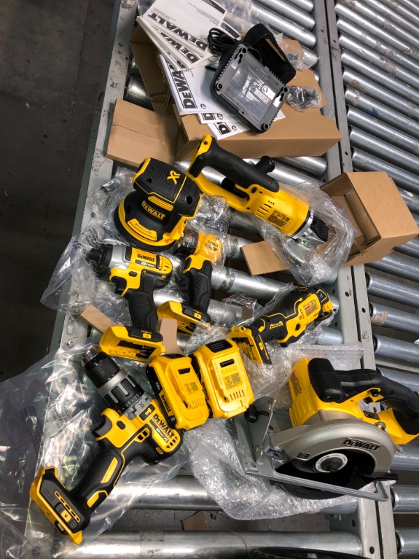 Photo 34 of DEWALT 20-Volt MAX Cordless Combo Kit (7-Tool) with ToughSystem Case, (1) 20-Volt 4.0Ah Battery & (2) 20-Volt 2.0Ah Batteries