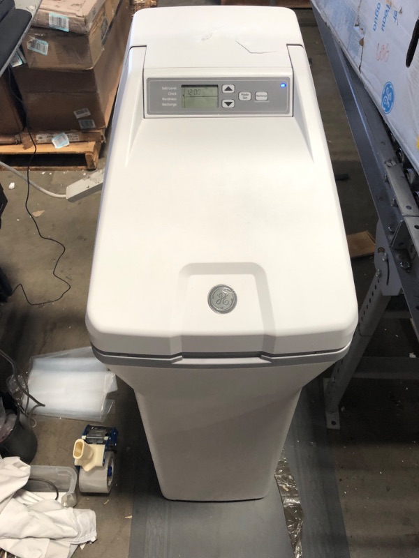 Photo 4 of **DAMAGED** GXSF30V Grain Water Softener with 30 400 Grain Capacity Exclusive Days to Empty Indicator and up-front Electronic