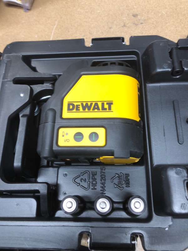 Photo 1 of 165 ft. Green Self-Leveling Cross Line Laser Level with (3) AAA Batteries & Case