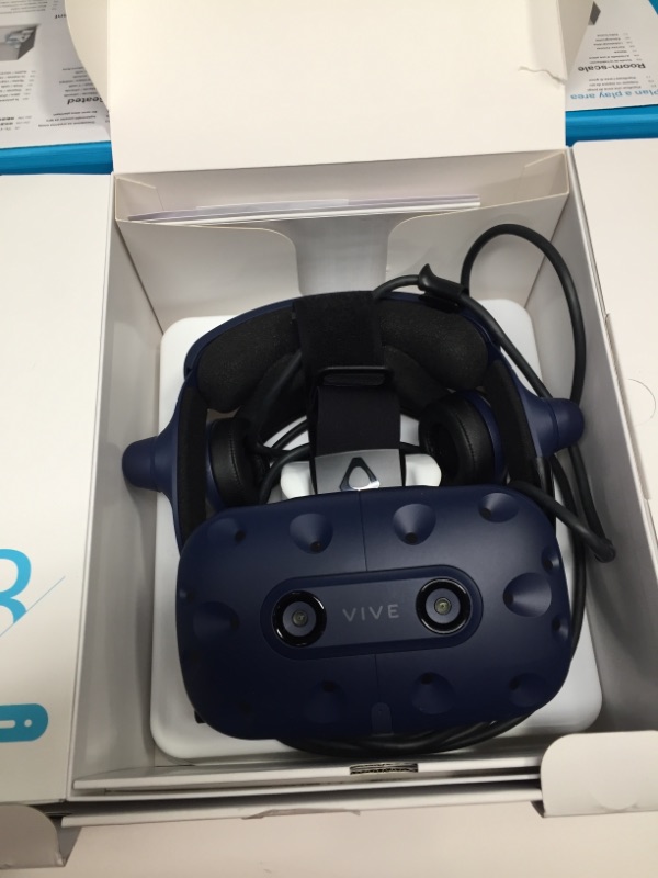 Photo 8 of HTC VIVE Pro Virtual Reality Headset
