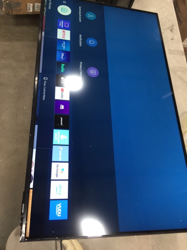 Photo 2 of Samsung 43" Class 4K Crystal UHD (2160p) LED Smart TV with HDR UN43AU8000 2021
