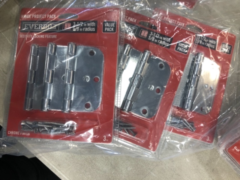 Photo 1 of 3 Everbilt
3-1/2 in. Chrome 5/8 in. Radius Security Door Hinges Value Pack (3-Pack)
