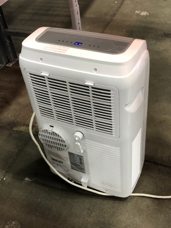 Photo 3 of USED: BLACK+DECKER 5,500 BTU DOE (10,000 BTU ASHRAE) Portable Air Conditioner with Remote Control, White 16.5 x 11.5 x 26 inches

