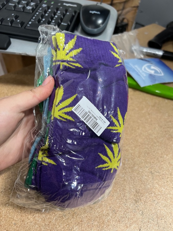 Photo 4 of 5 Pairs Unisex Marijuana Weed Leaf Printed Cotton Short Boat Socks Casual Ankle Socks US 5-9.5
DIFFERENT COLORS