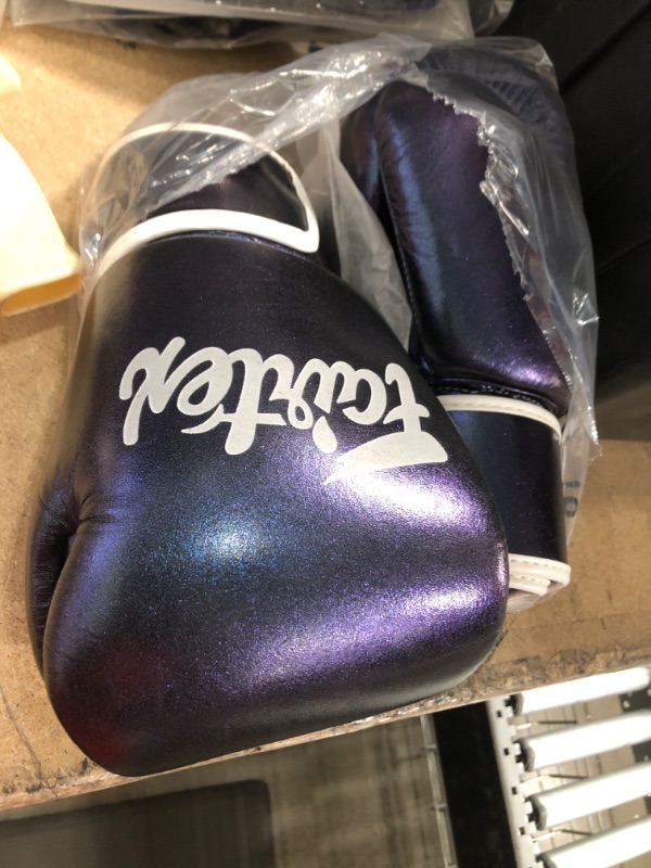 Photo 1 of Fairtex "ULTIMATE COMBAT" 16 oz boxing gloves