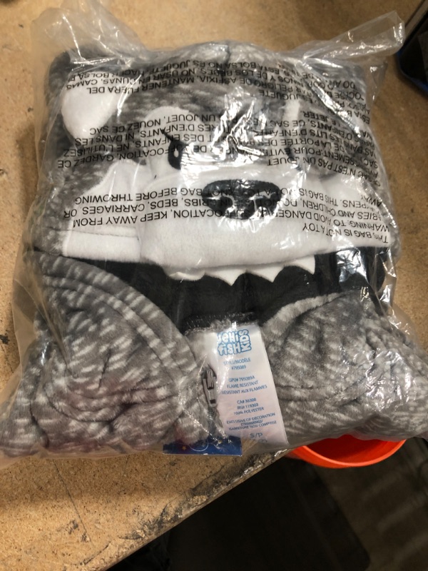 Photo 1 of **NO REFUNDS/RETURNS** - Bundle of Miscellaneous  AMAZON CLOTHING GOODS
