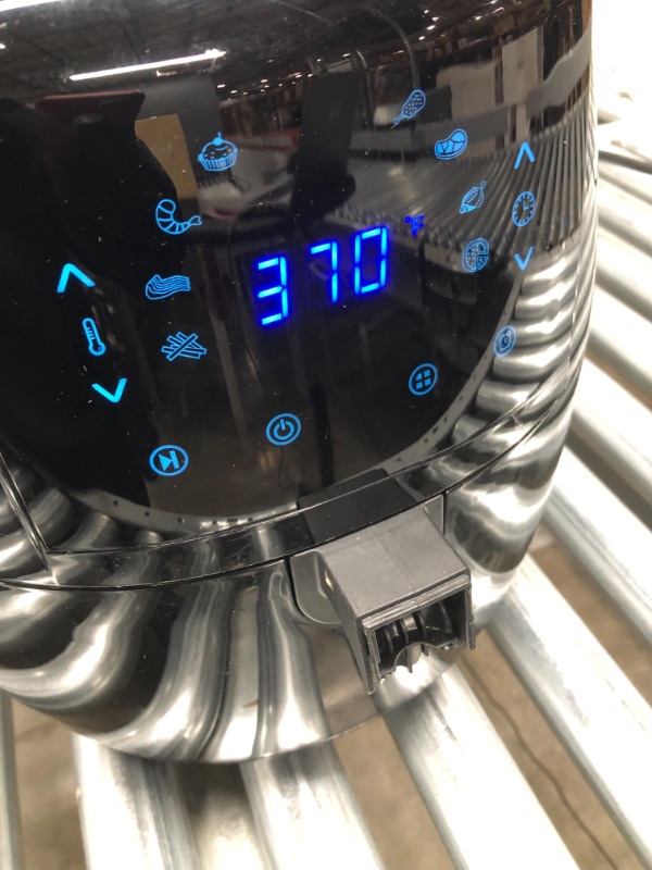 Photo 1 of *USED
*SEE last picture for damage*
*MISSING manual/ recipe book*
GoWISE USA 8-in-1 Digital Air Fryer with Recipe Book, 7.0-Qt, Black
