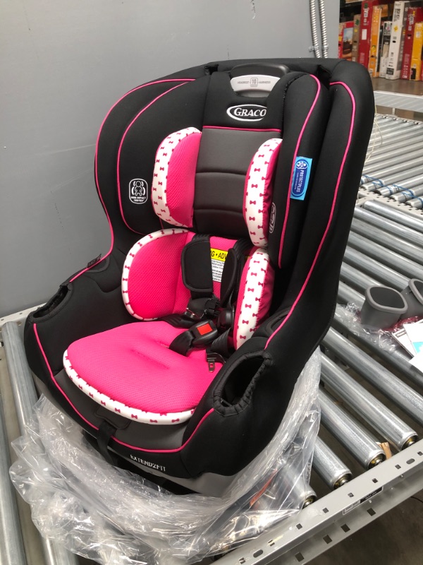 Photo 2 of Graco Extend2Fit Convertible Car Seat, Ride Rear Facing Longer with Extend2Fit, Kenzie
