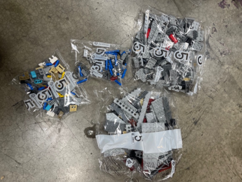 Photo 8 of LEGO Star Wars Millennium Falcon 75192

**COMPLETE!! NEW**