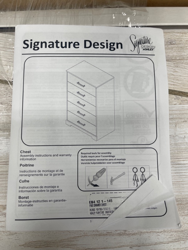 Photo 4 of **DAMAGED SEE PICTURE **
Signature Design by Ashley Shawburn Modern Farmhouse 5 Drawer Chest of Drawers, Two-Tone Whitewash
