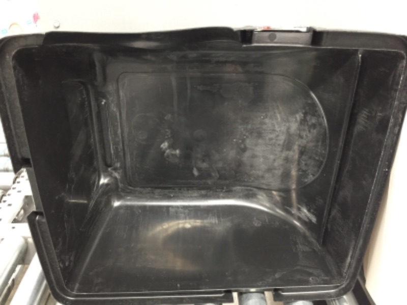 Photo 1 of ** PREVIOUSLY USED** Omega Paw Roll 'N Clean Self Cleaning Covered Cat Kitten Litter Box, Regular