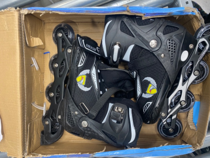 Photo 2 of **USED PREVIOUSLY, L;IGHT SCUFFING ON WHEELS** 
Marcent Inline Skates Adjustable for Kids Girls Boys, Outdoor Roller Skates with Light-up Wheels, Roller Blades Skates for Beginners, Youth, Women Size: L(4-7)
