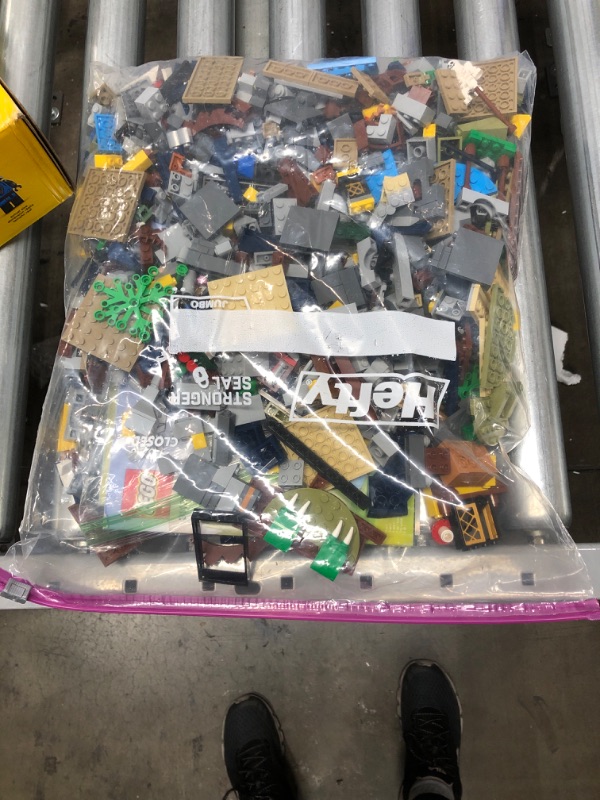 Photo 2 of **UNKNOWN MISSING PARTS** LEGO Creator 3in1 Medieval Castle 31120 Building Kit; Castle with Moat and Drawbridge, Plus 3 Minifigures; New 2021 (1,426 Pieces)
