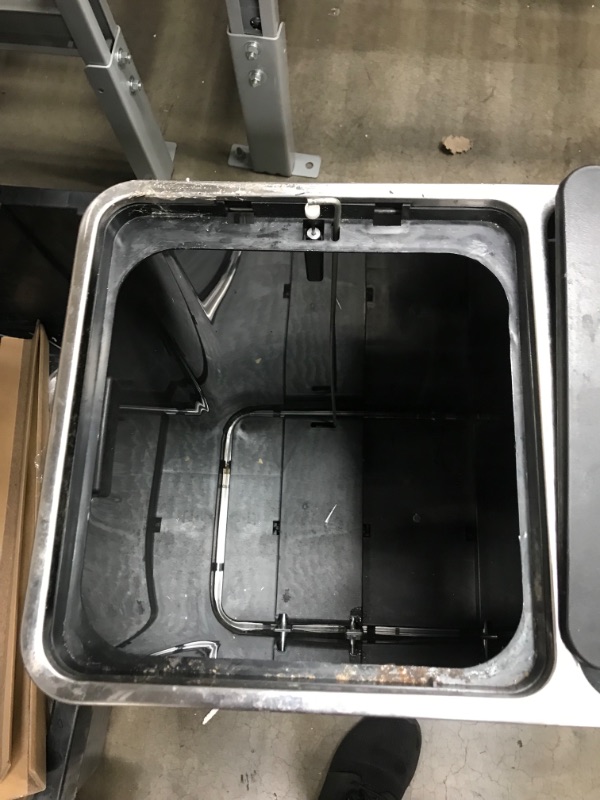 Photo 4 of *USED*
*lids need to be reattached*
SONGMICS Dual Trash Garbage Can, 16 Gal (60L) Rubbish Bin and 15 Trash Bags, Metal Step Bin, with Dual Sections, Plastic Inner Buckets, Hinged Lids, Handles, Soft Closure, Silver ULTB60NL
