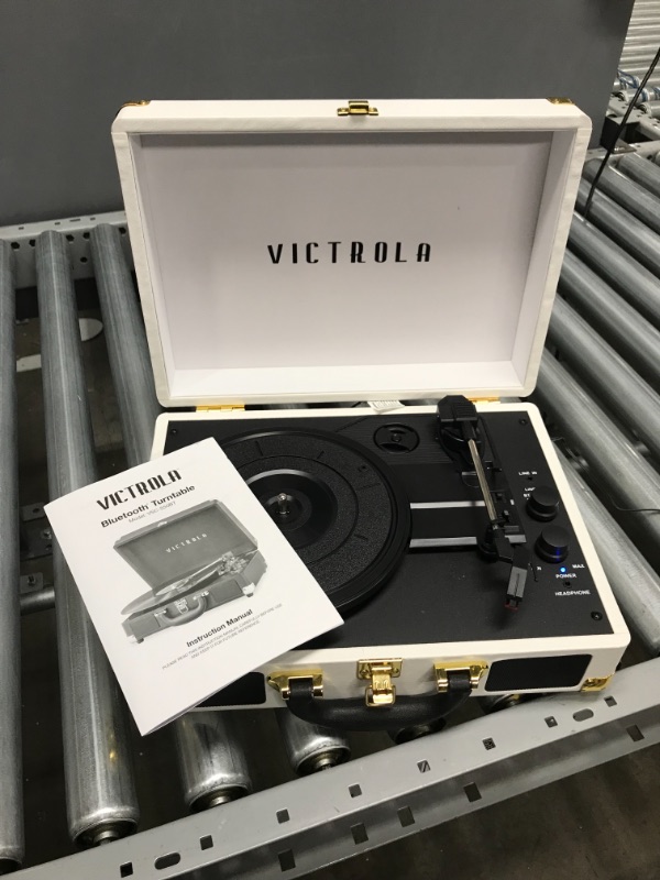 Photo 1 of *USED*
*record NOT included*
Victrola Vintage 3-Speed Bluetooth Portable Suitcase Record Player with Built-in Speakers | Upgraded Turntable Audio Sound| White (VSC-550BT-WH)
