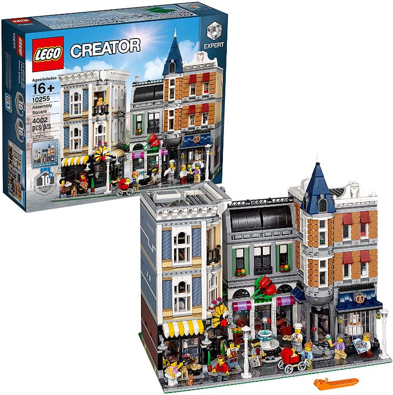 Photo 1 of LEGO Creator Expert Assembly Square 10255 Building Kit (4002 Pieces)