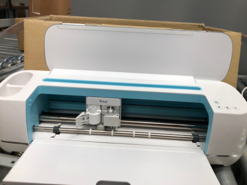 Photo 4 of Cricut Blue Maker
