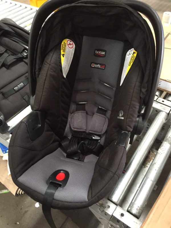 Photo 2 of Britax B-Lively and B-Safe Gen2 Travel System, Eclipse Black SafeWash
