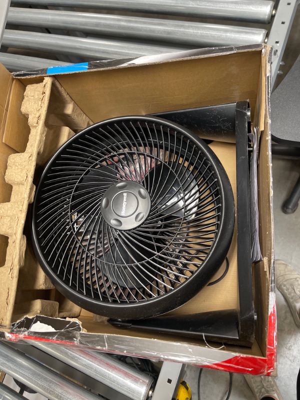 Photo 1 of Honeywell HT-908 TurboForce Room Air Circulator Fan, Medium, Black –Quiet Personal Fanfor Home or Office, 3 Speeds and 90 Degree Pivoting Head


//damaged base// tested, powers on
