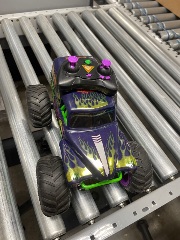 Photo 2 of Monster Jam, Official Grave Digger Freestyle Force, Remote Control Car, Monster Truck Toys for Boys Kids and Adults, 1:15 Scale
