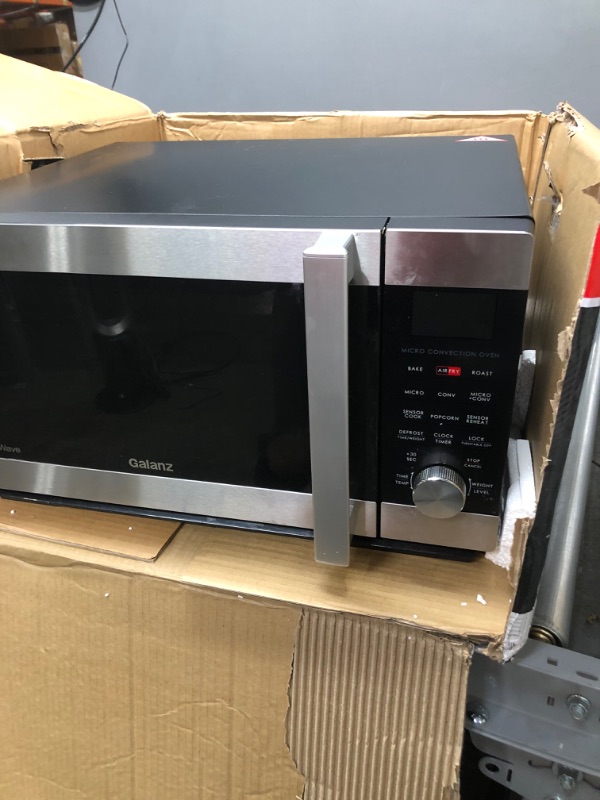 Photo 3 of Galanz GSWWA12S1SA10 3-in-1 SpeedWave with TotalFry 360, Microwave, Air Fryer, Convection Oven with Combi-Speed Cooking, 1.2 Cu.Ft, Stainless Steel