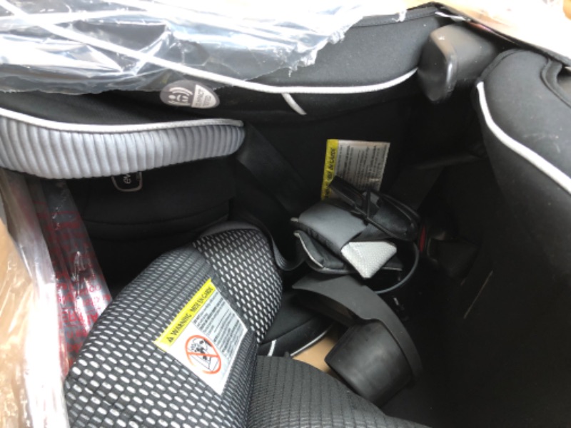 Photo 3 of Graco Extend2Fit 3-in-1 Car Seat -
