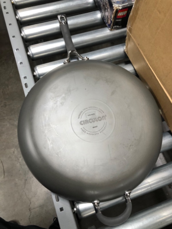 Photo 1 of *USED*
Circulon 14" Helper Handle Hard Anodized Aluminum Skillet, Inch, Oyster Gray
