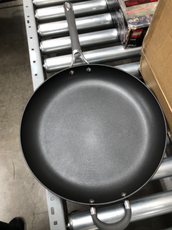 Photo 1 of *USED*
Circulon 14" Helper Handle Hard Anodized Aluminum Skillet, Inch, Oyster Gray
