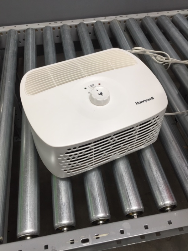 Photo 1 of *USED*
Honeywell HHT270WHD HEPA Clean Tabletop Air Purifier, White