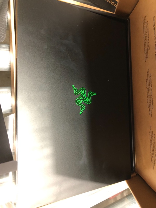 Photo 9 of Razer Blade 14 14-in QHD 165Hz Gaming Laptop AMD Ryzen 9 5900HX NVIDIA GeForce RTX 3070 16GB RAM 1TB SSD RZ09-0370BEA3-R3U1 Razer GameStop
